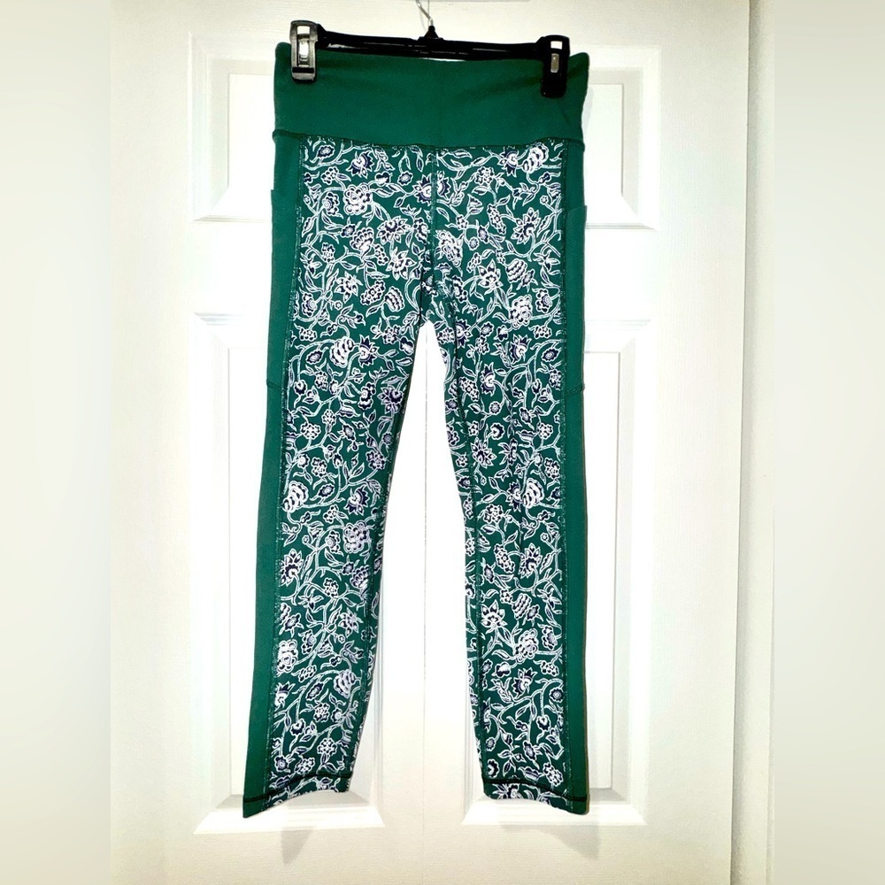 Athleta Affirmation Leggings Sz M Dragonfly Green. GUC